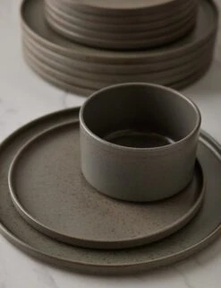 Redonda Dinnerware (18-Piece Set) By Costa Nova -Restaurant Supplies Store RedondaDinnerware 18 PieceSet byCostaNova Brown L046662120521 SITECROP scaled